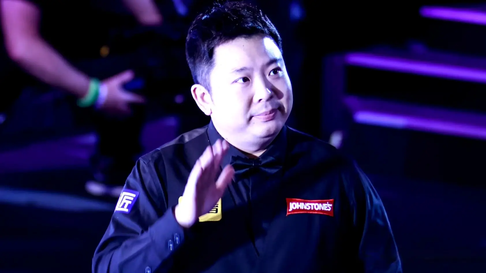 在比赛中出, img